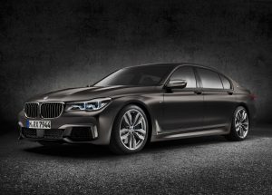 p90208690-bmw-m760li-xdrive-exterior-bmw-individual-frozen-dark-brown-metallic-02-2016-2089px