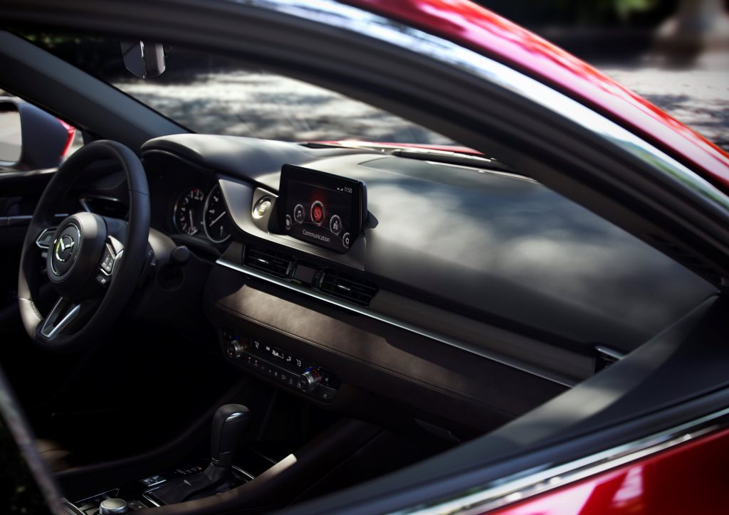Mazda6_IPM3_Brand_US_SDN_2017_CUT13_interior_brown