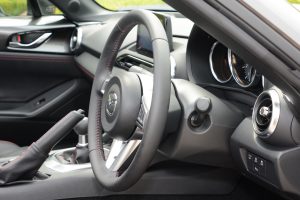 Roadster_steering