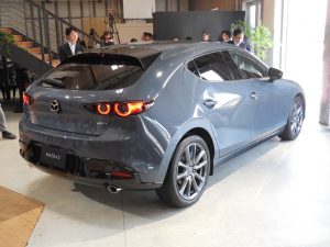 MAZDA3_57