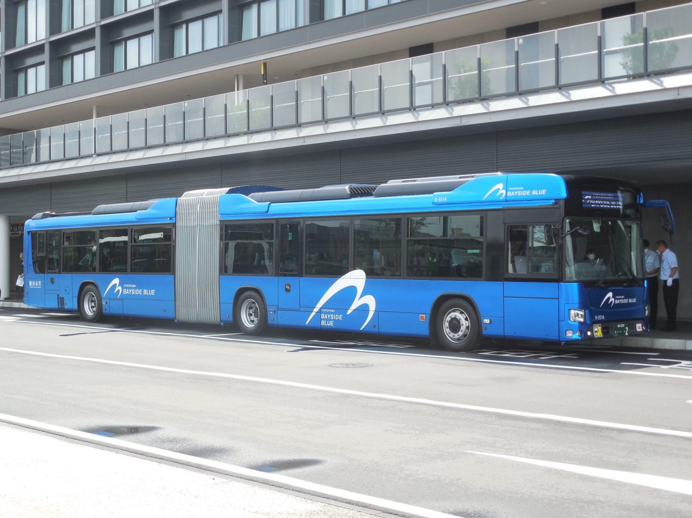 国産初の連節バスが横浜市で運行開始 | マガジンXニュース