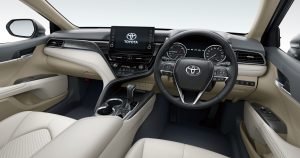 camry_int2