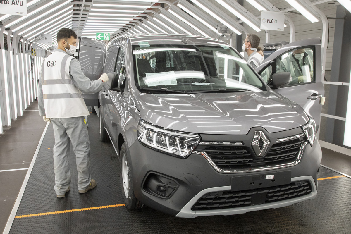 新型カングー生産開始 | マガジンXニュース