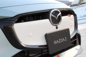 Mazda2_grille